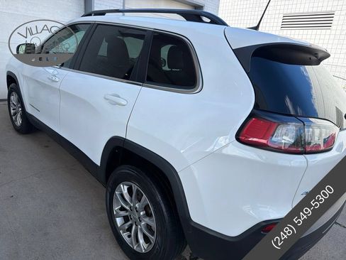 Used 2022 Jeep Cherokee Latitude Lux AWD/4WD image 3