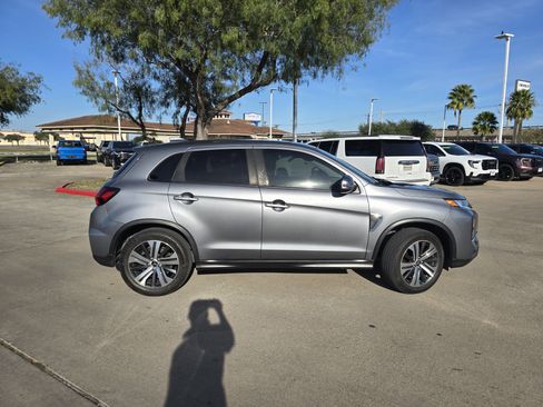 Used 2022 Mitsubishi Outlander Sport SE image 2