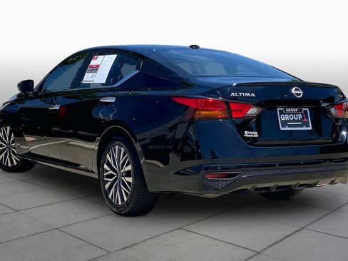 Used 2024 Nissan Altima 2.5 SV FWD image 12