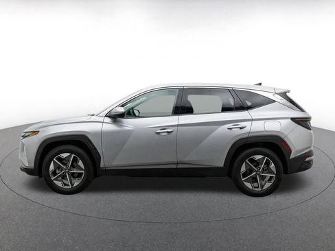 Used 2025 Hyundai Tucson SEL FWD image 3