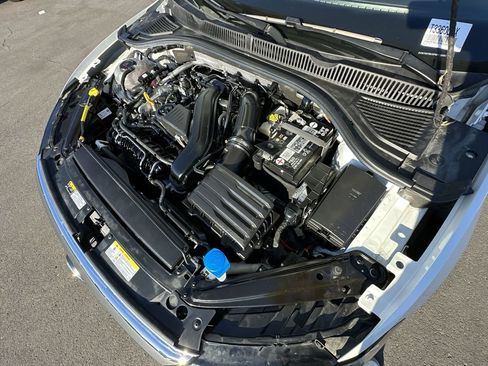 Used 2023 Volkswagen Jetta SE w/ Panoramic Sunroof Package image 36
