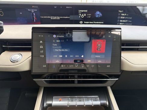 Used 2025 Lincoln Nautilus Reserve AWD/4WD image 30