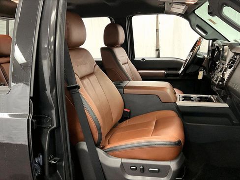 Used 2015 Ford F250 Platinum image 7