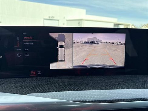 Used 2025 Cadillac Escalade ESV V image 25