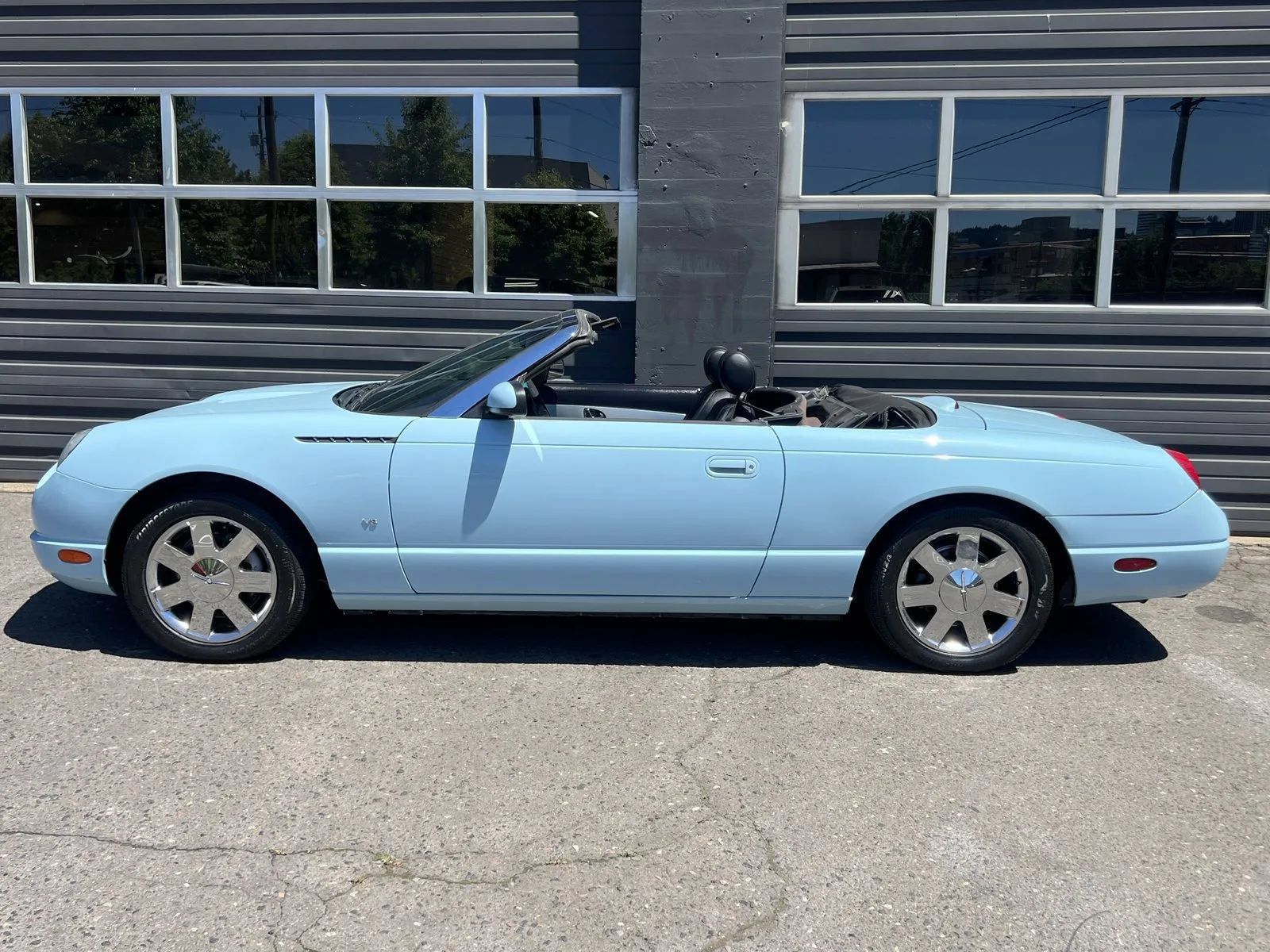 Used 2003 Ford Thunderbird RWD image 6