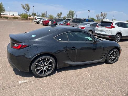 Used 2023 Toyota GR86 RWD image 3