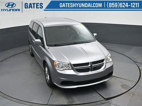 Used 2016 Dodge Grand Caravan SE image 51