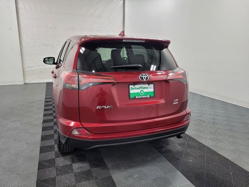 Used 2018 Toyota RAV4 LE image 6