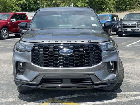 Certified 2026 Ford Explorer ST-Line w/ ST-Line Street Pack RWD image 9
