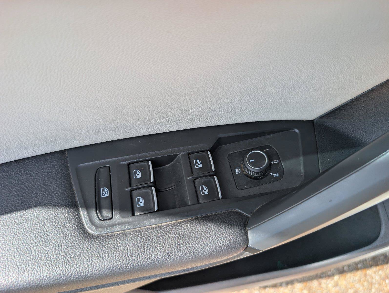 Used 2019 Volkswagen Tiguan S AWD/4WD image 32