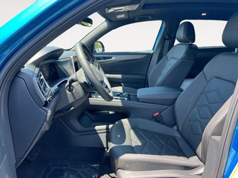 New 2024 Volkswagen Atlas Cross Sport SE image 10