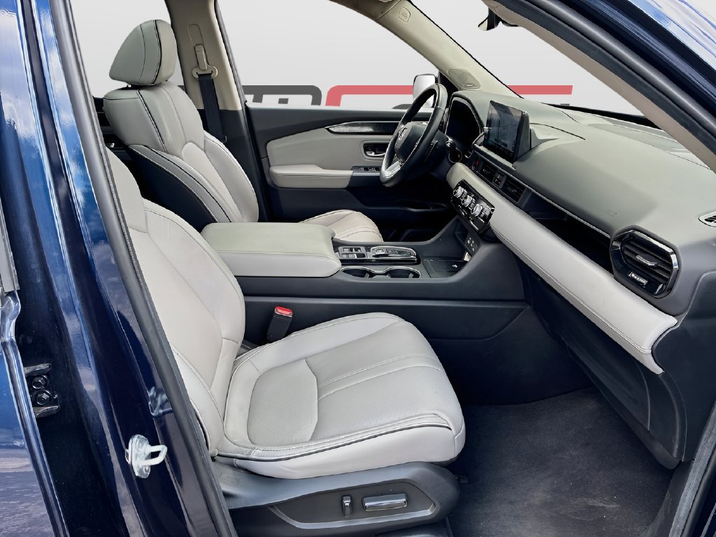Used 2025 Honda Pilot Elite image 31