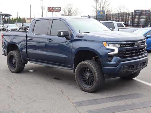 Used 2022 Chevrolet Silverado 1500 RST w/ Convenience Package II image 2