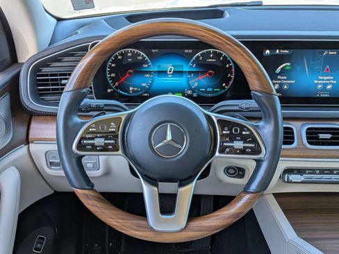 Used 2023 Mercedes-Benz GLS 450 4MATIC image 14