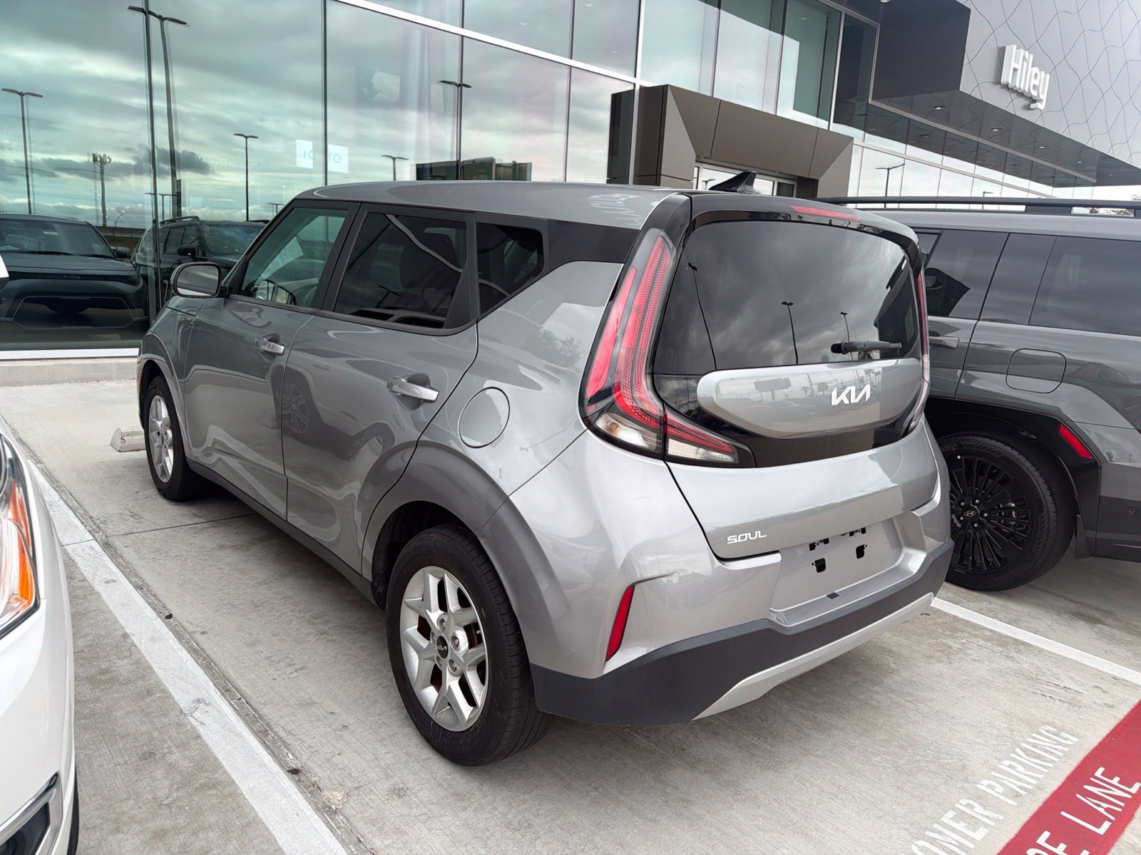Used 2024 Kia Soul LX w/ Option Group 015 FWD image 6