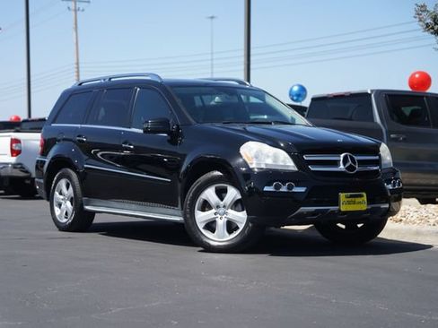 Used 2011 Mercedes-Benz GL 450 4MATIC image 2
