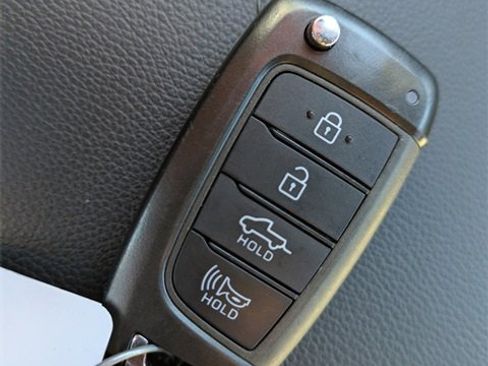 Used 2024 Hyundai Santa Cruz SE image 29