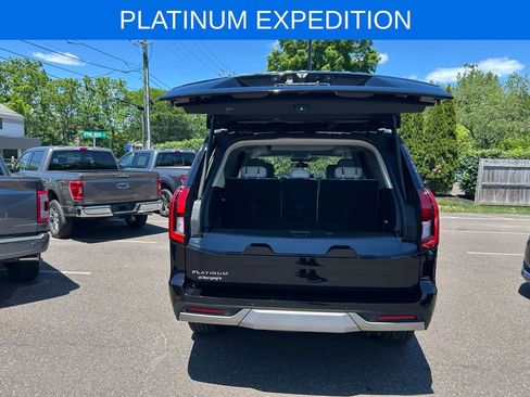 Certified 2025 Ford Expedition Platinum w/ Driver's Package AWD/4WD image 7