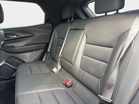 Used 2022 Chevrolet TrailBlazer RS FWD image 12