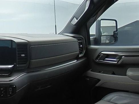 Used 2025 Chevrolet Silverado 2500 ZR2 w/ Technology Package AWD/4WD image 21