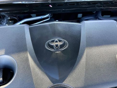 Used 2025 Toyota Camry SE image 29