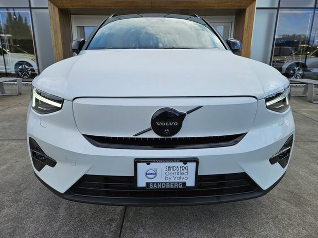 Certified 2026 Volvo EX40 Ultra AWD/4WD image 2