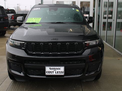 Certified 2023 Jeep Grand Cherokee L Laredo image 2