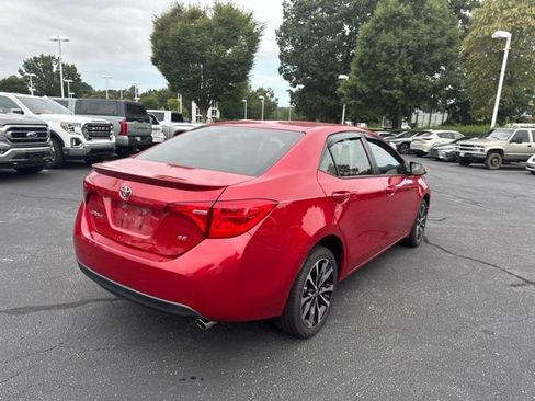Used 2017 Toyota Corolla SE FWD image 4
