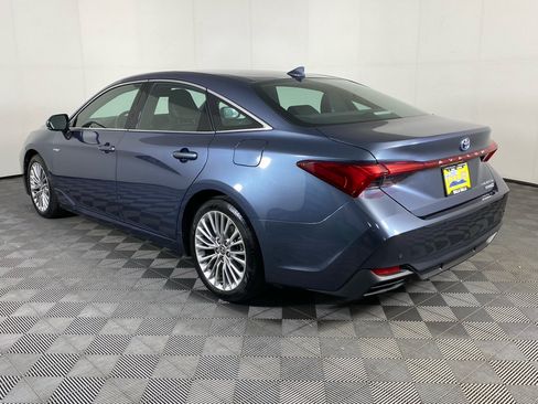 Used 2021 Toyota Avalon Limited w/ Advanced Safety Package FWD image 11