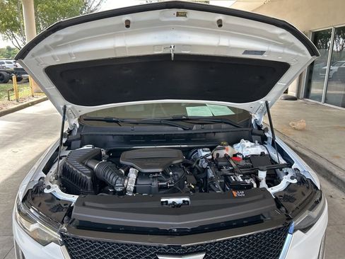 Used 2021 Cadillac XT6 Sport image 11