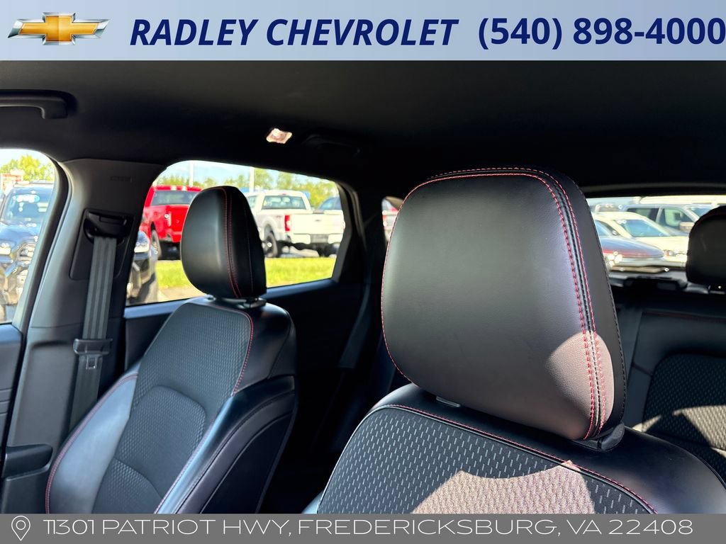 Used 2025 Ford Escape ST-Line FWD image 2