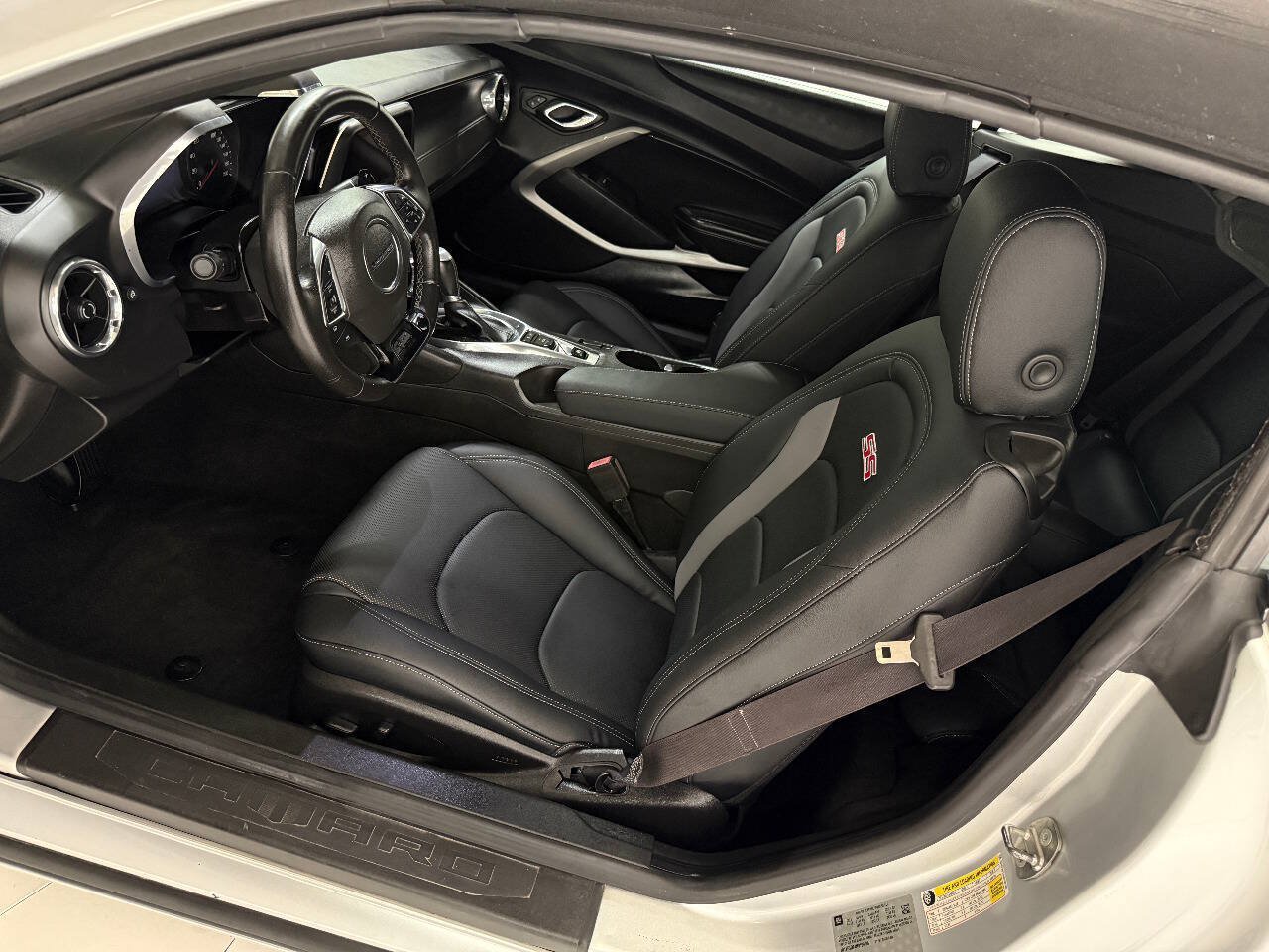 Used 2017 Chevrolet Camaro SS RWD image 33