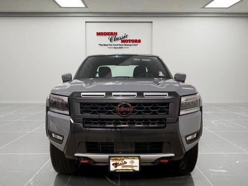 Used 2025 Nissan Frontier PRO-4X w/ Pro Convenience Package image 2