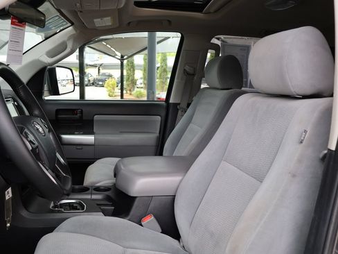 Used 2019 Toyota Sequoia SR5 AWD/4WD image 7