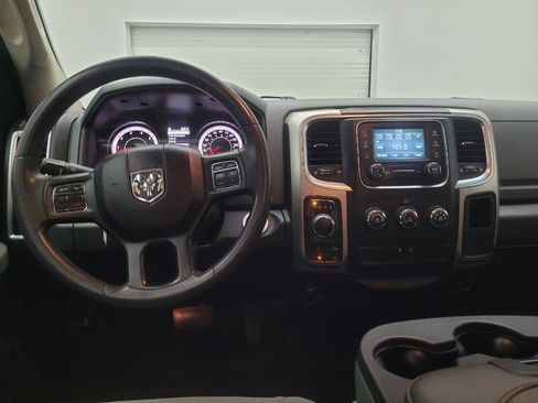 Used 2020 RAM 1500 Classic SLT image 22