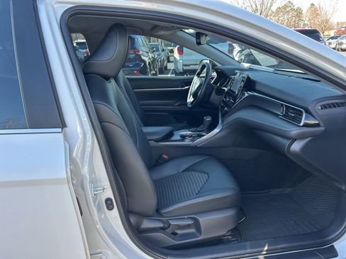 Used 2022 Toyota Camry SE w/ Convenience Package image 15