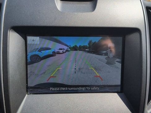 Used 2020 Ford Edge SE FWD image 16