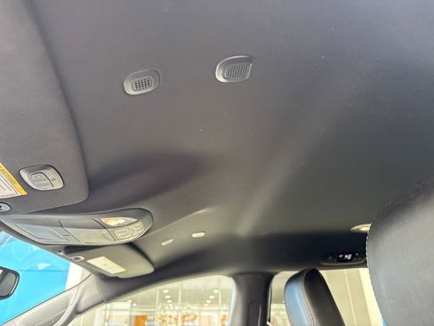 Used 2025 Chrysler Pacifica Select image 24