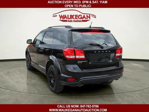 Used 2014 Dodge Journey SXT image 3