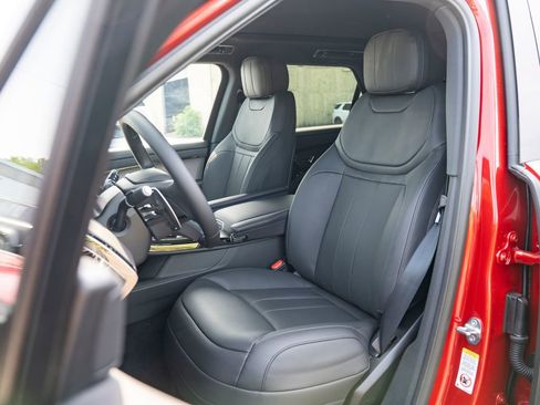 New 2025 Land Rover Range Rover Sport SE image 18
