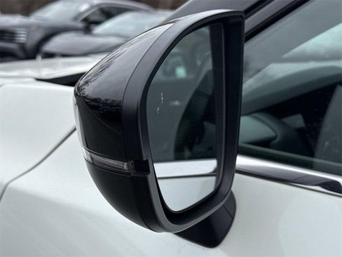 Certified 2022 Nissan Pathfinder SL w/ SL Premium Package image 20