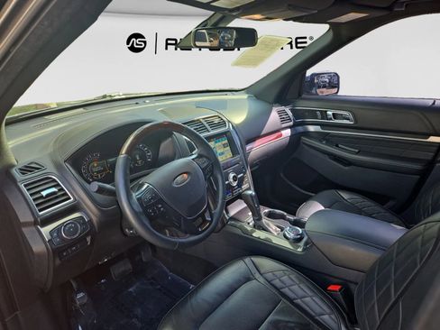 Used 2019 Ford Explorer Platinum AWD/4WD image 16