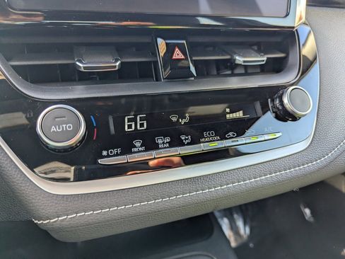 Used 2024 Toyota Corolla SE image 19