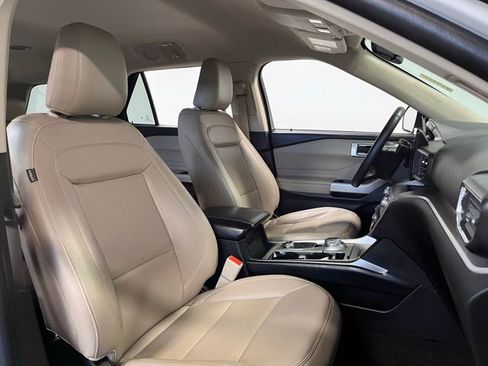 Used 2023 Ford Explorer XLT w/ Equipment Group 202A image 10