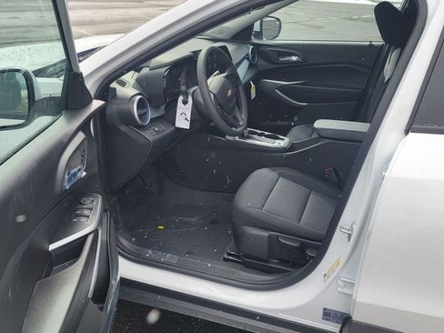 New 2026 Chevrolet Trax LS w/ LS Convenience Package FWD image 18