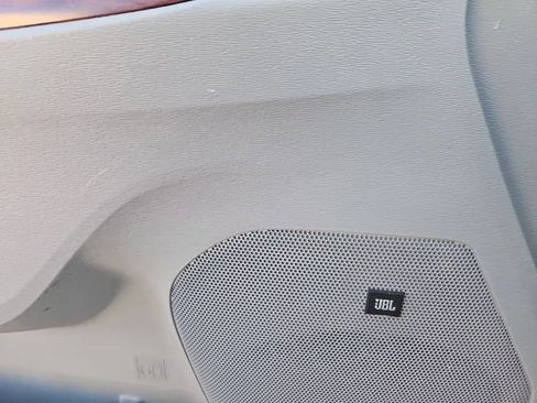 Used 2011 Toyota Sienna XLE image 51