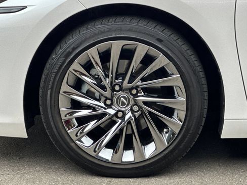 Used 2024 Lexus ES 350 w/ Accessory Package (Z1) FWD image 26
