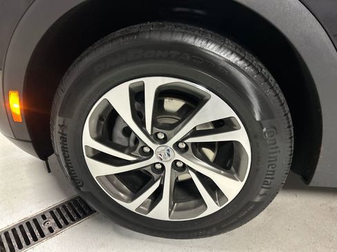 Used 2022 Buick Envision Essence w/ Safety Package image 9