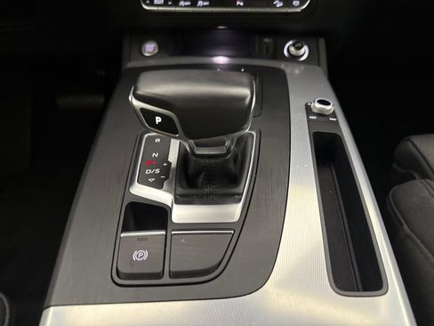 Used 2020 Audi Q5 2.0T Premium w/ Titanium Sport Package image 18