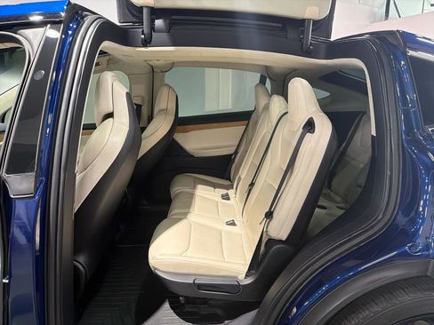 Used 2018 Tesla Model X 75D image 20